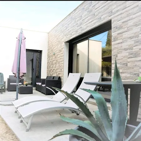 Hébergement de vacances Villa du Chêne Vert Villeneuve les Avignon Tout confort wifi,clim