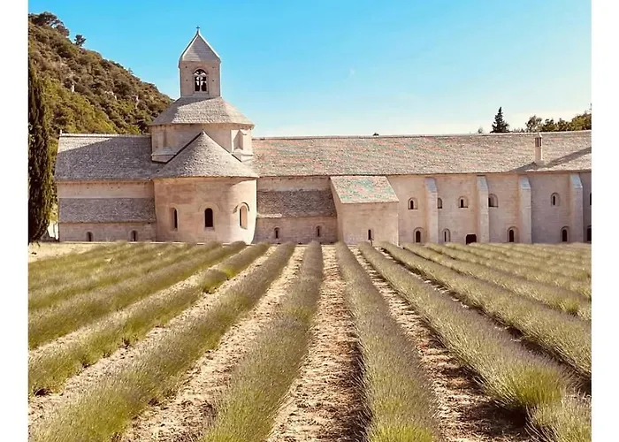Casa de Férias Du Chêne Villeneuve Les Avignon Confort Wifi,clim